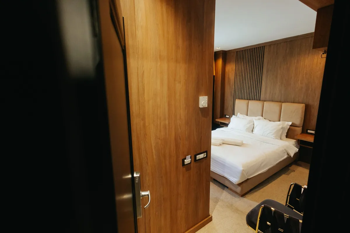 Interiorul unei camere Hotel Goya