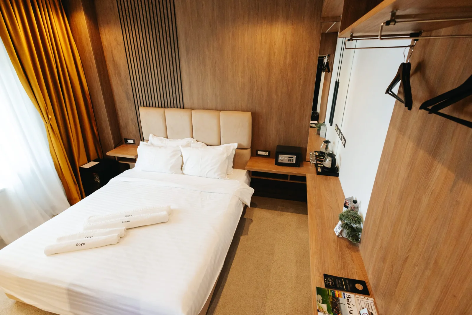 New Deluxe Double Room — photograph 1